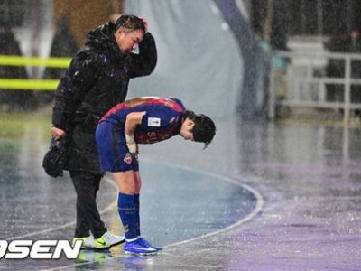 남북 여자축구 경기장 분위기 뒤틀린 이유