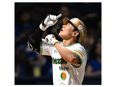LG 우승으로 KBO 시즌 끝났는데 관심은 이 선수에게