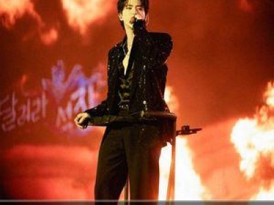 진과 아미의 열정 비를 이겨내며 공연 성공