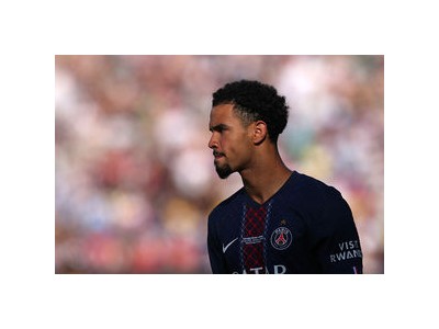 맨유 PSG 미드필더 영입 관심 보여