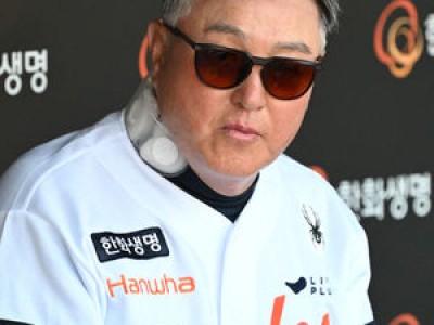 김경문 감독 주루코치들에 뜨거운 칭찬