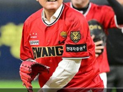 김기태 전 감독 한화 퓨처스팀으로 이적